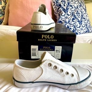 Boys slip on white spring & summer shoe. Great for warm weather. Size 11.5